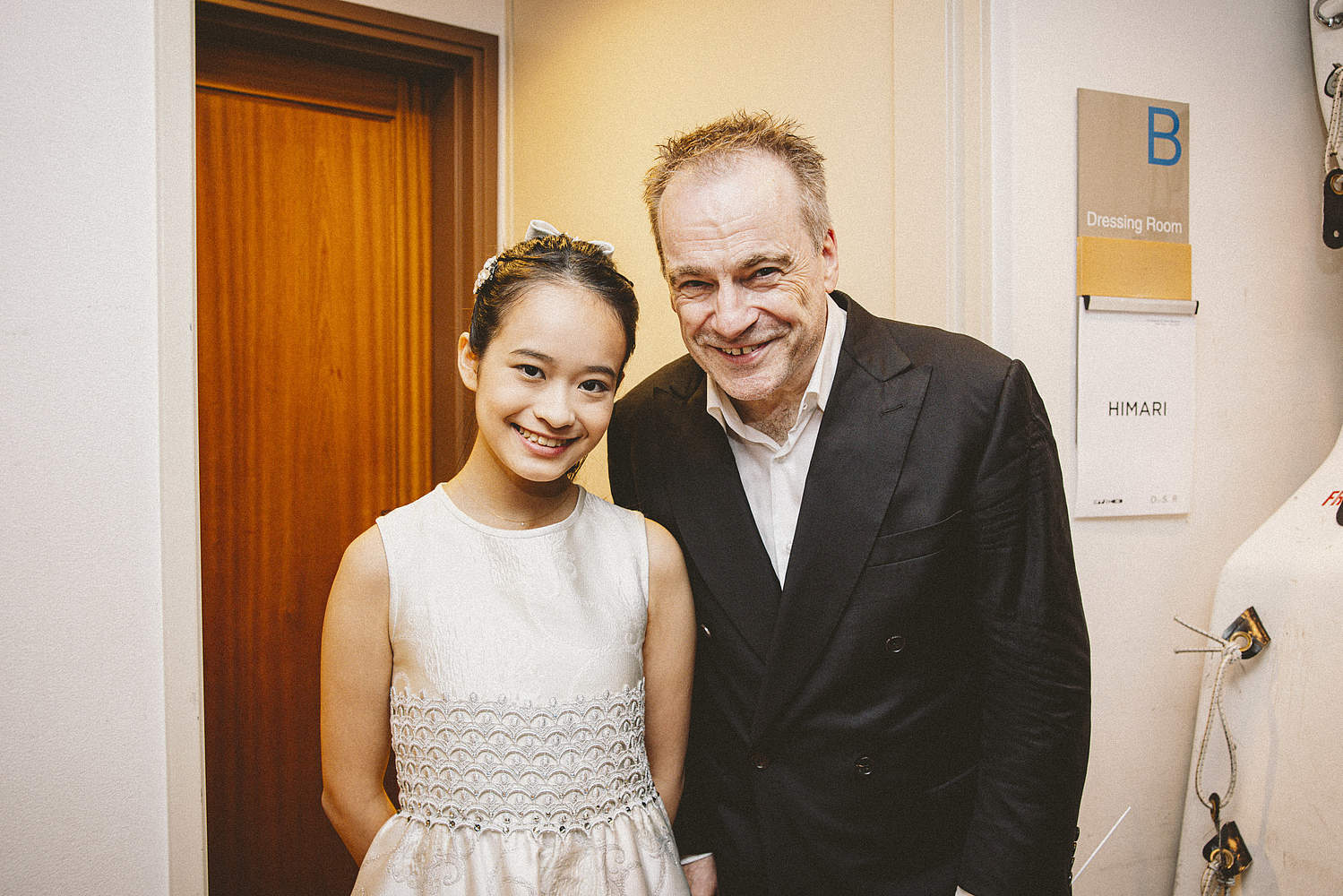 The Orchestre de la Suisse Romande on tour at the Suntory Hall in Tokyo with violinist HIMARI and conductor Jonathan Nott