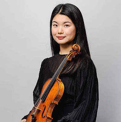 Yuwen Zhu