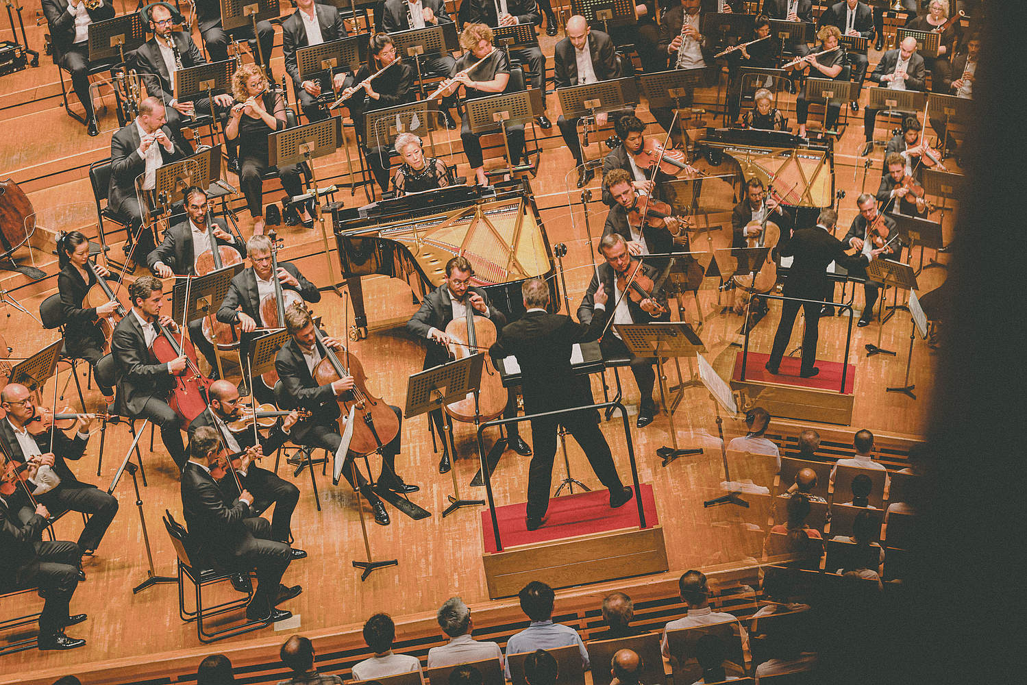 The Orchestre de la Suisse Romande on tour at the Muza Kawasaki Symphony Hall in Tokyo with cellist Michiaki Ueno and conductor Jonathan Nott