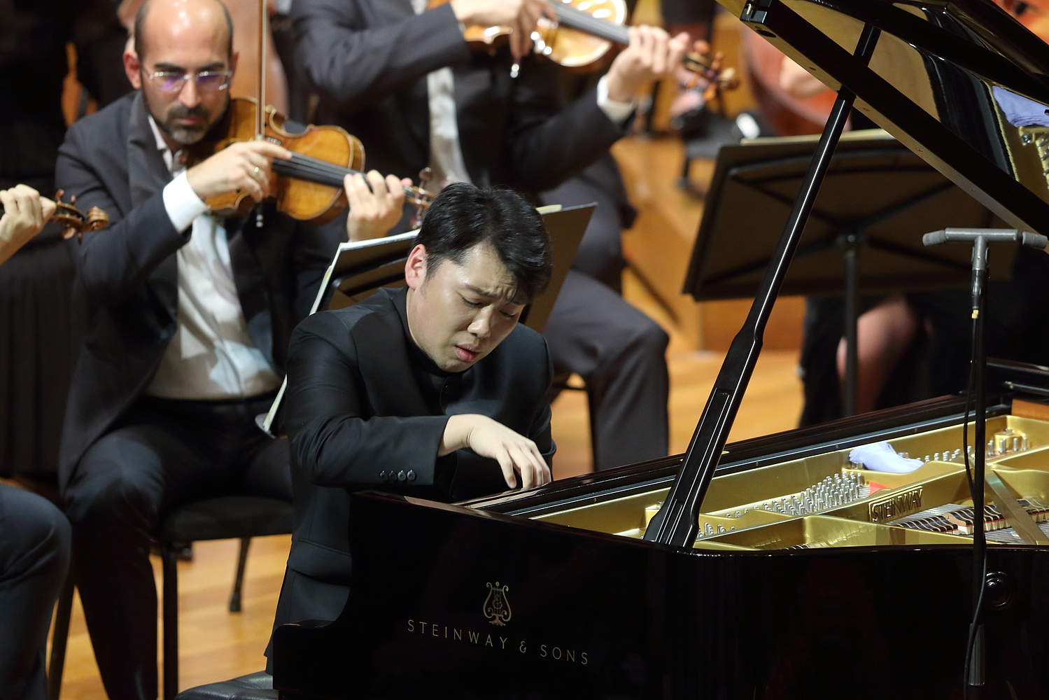 The Orchestre de la Suisse Romande on tour at the National Center for the Performing Arts in Beijing with pianist George Li and conductor Jonathan Nott
