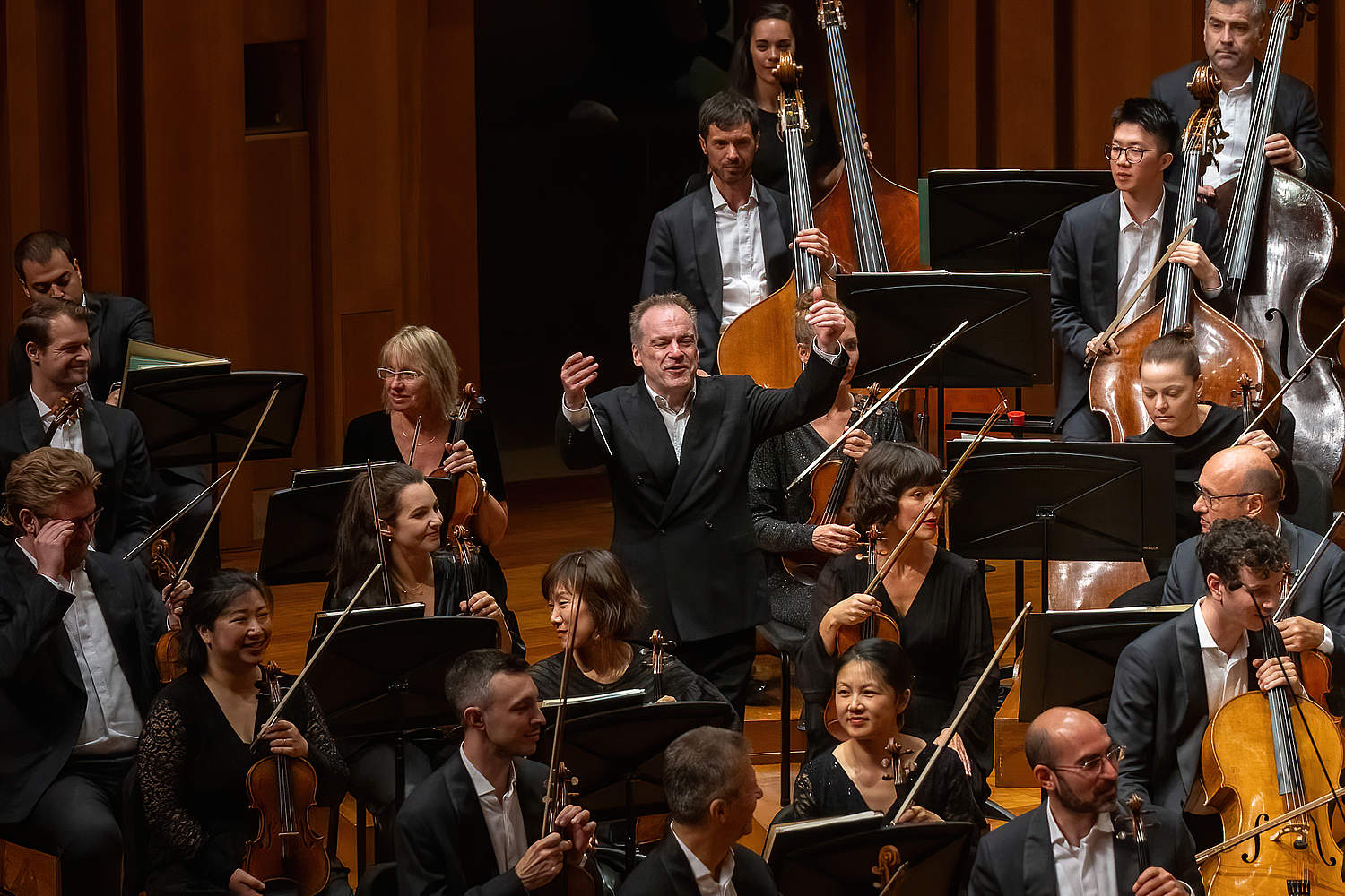 The Orchestre de la Suisse Romande on tour at the National Center for the Performing Arts in Beijing with pianist George Li and conductor Jonathan Nott
