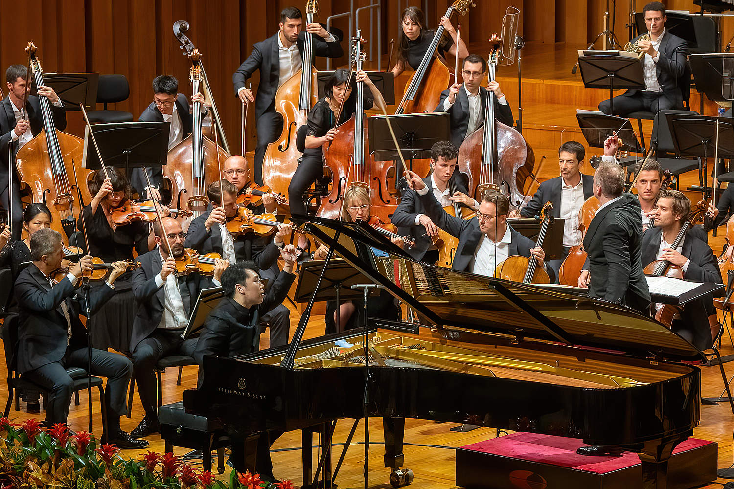 The Orchestre de la Suisse Romande on tour at the National Center for the Performing Arts in Beijing with pianist George Li and conductor Jonathan Nott