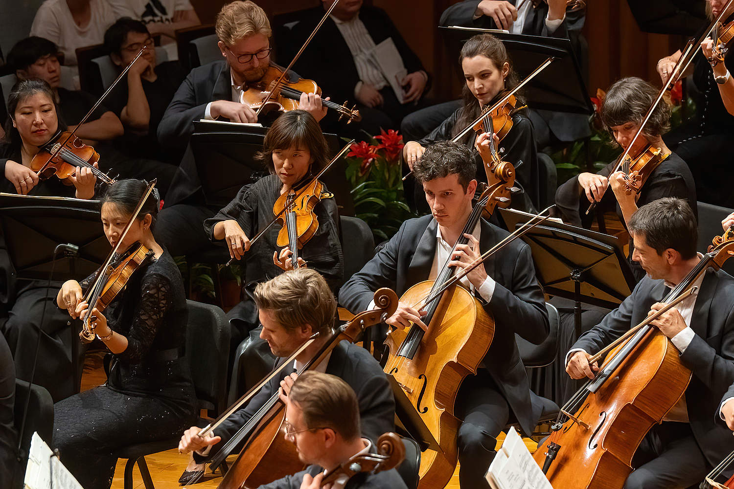 The Orchestre de la Suisse Romande on tour at the National Center for the Performing Arts in Beijing with pianist George Li and conductor Jonathan Nott