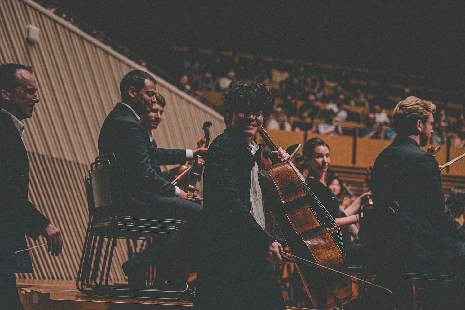 The Orchestre de la Suisse Romande on tour at the Muza Kawasaki Symphony Hall in Tokyo with cellist Michiaki Ueno and conductor Jonathan Nott